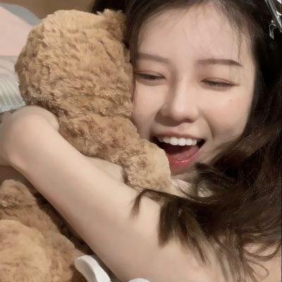 穿黑衣的女孩